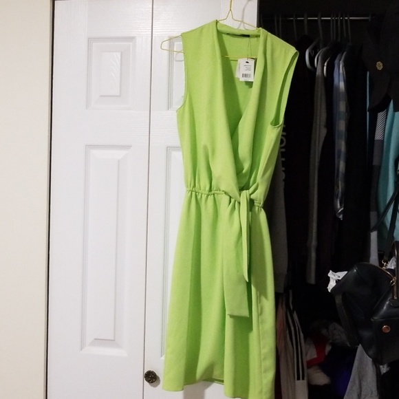 Dress - Picture 1 of 4